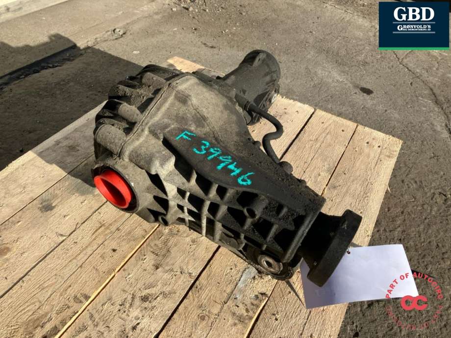 Kardang klokke foran til Mercedes ML 2005-2011 (W164) (W164) (A 164 330 21 02|)