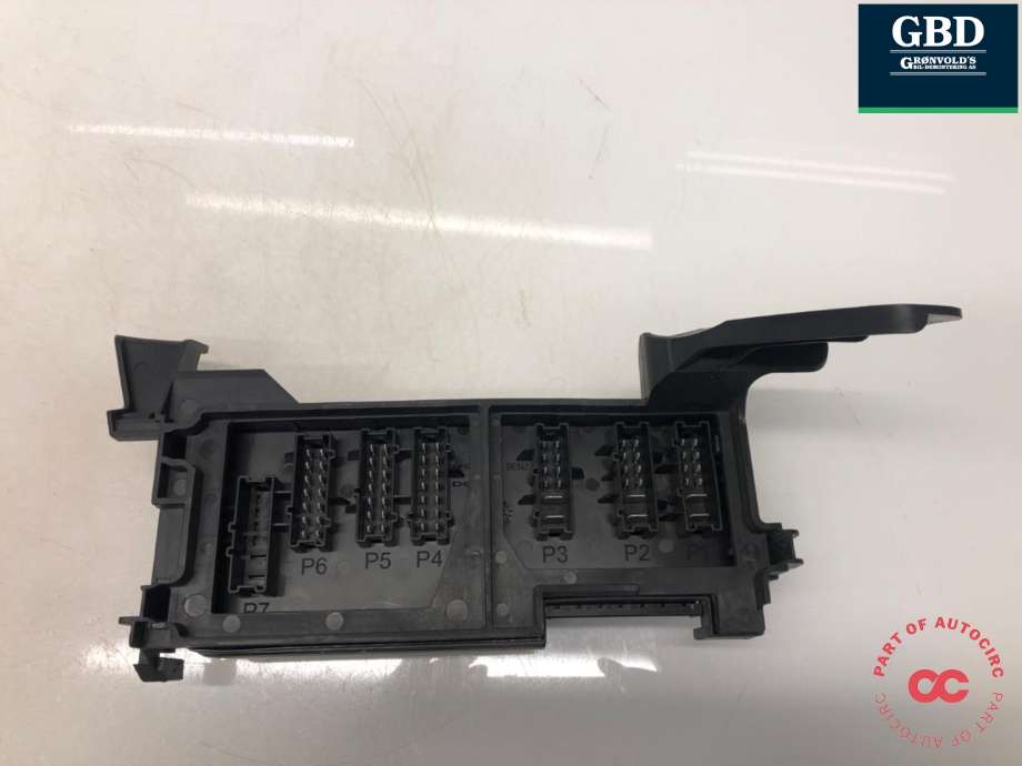 Sikringsboks bagasjerom til Mercedes ML 2005-2011 (W164) (W164) (A 164 690 20 25|A 164 690 19 25|A1645400272)