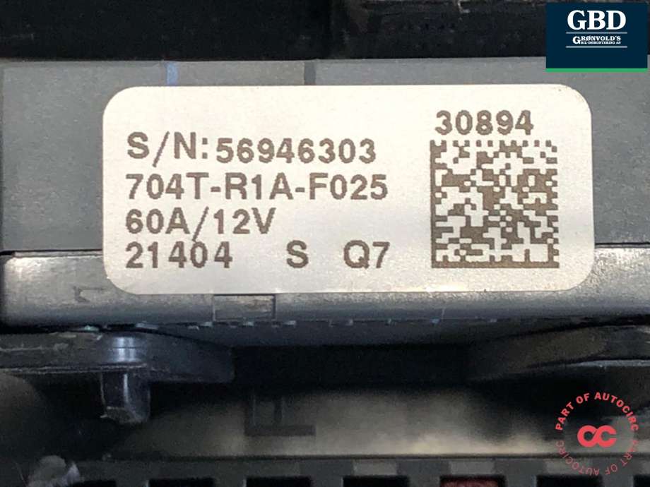 Sikringsboks kupe til Mercedes Vito 2014-->> (W447) (W447) (A 447 546 00 46|704T-R1A-F025|)