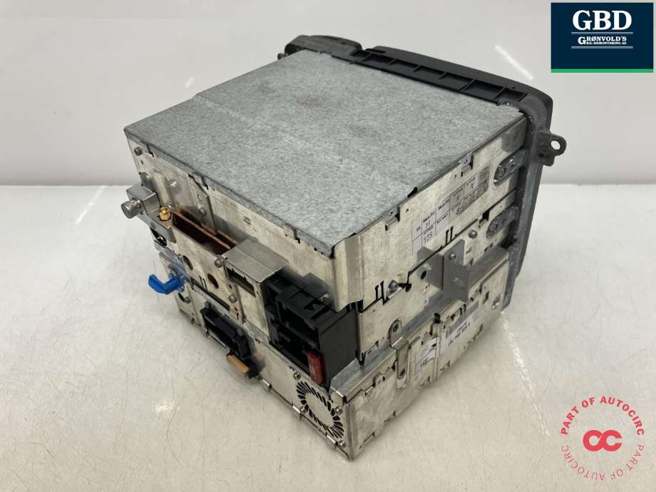 Bilstereo navigasjon til Mercedes S-Klasse 1999-2005 (W220) (W220) (BOSCH|A 220 820 40 89|7 612 001 568|8 638 204 257)