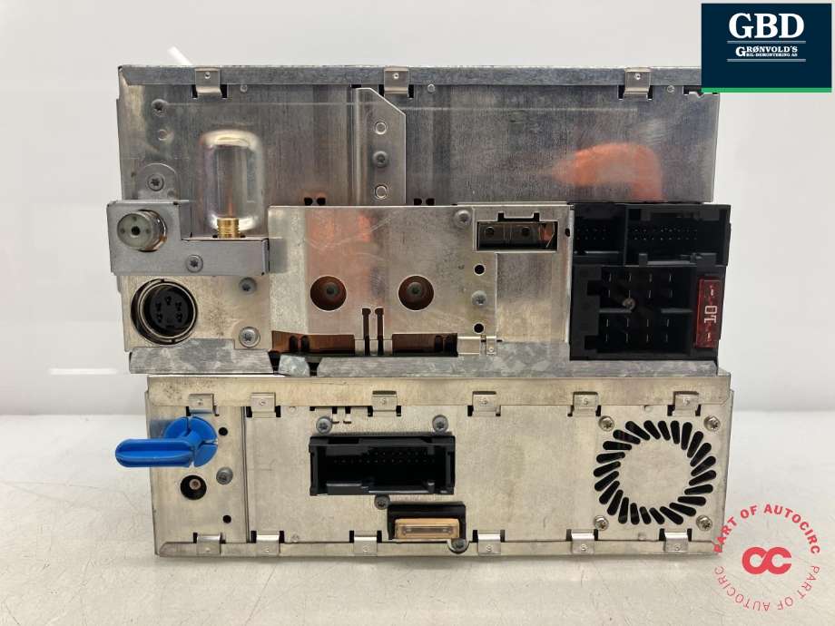Bilstereo navigasjon til Mercedes S-Klasse 1999-2005 (W220) (W220) (BOSCH|A 220 820 40 89|7 612 001 568|8 638 204 257)
