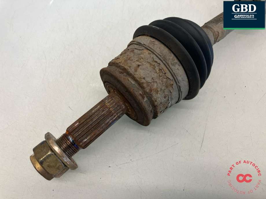 Drivaksel venstre foran, bensin/automat til Mitsubishi Colt 2004-2008 (Type VII, Fase 1) (MR582021|)