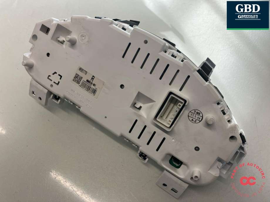 Instrumentpanel til Mitsubishi Colt 2004-2008 (Type VII, Fase 1) (MR951770|MM0038-001|)