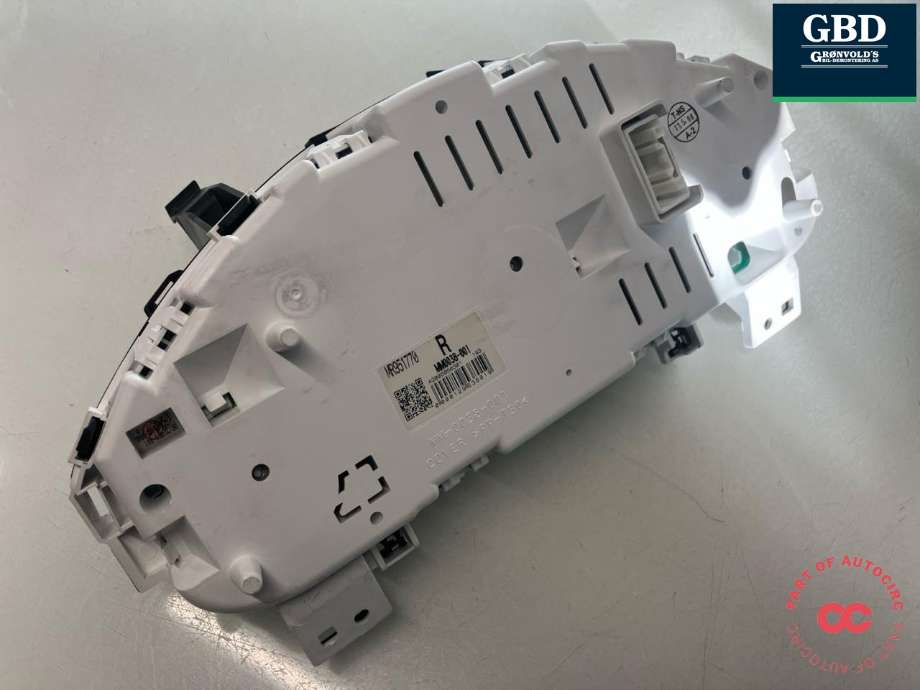 Instrumentpanel til Mitsubishi Colt 2004-2008 (Type VII, Fase 1) (MR951770|MM0038-001|)