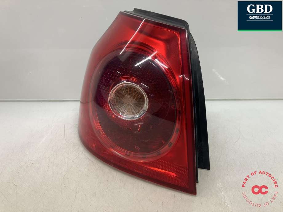 Baklykt venstre ytre til VW Golf V, Combi 2003-2008  (1K6 945 095 AA|28490102|)