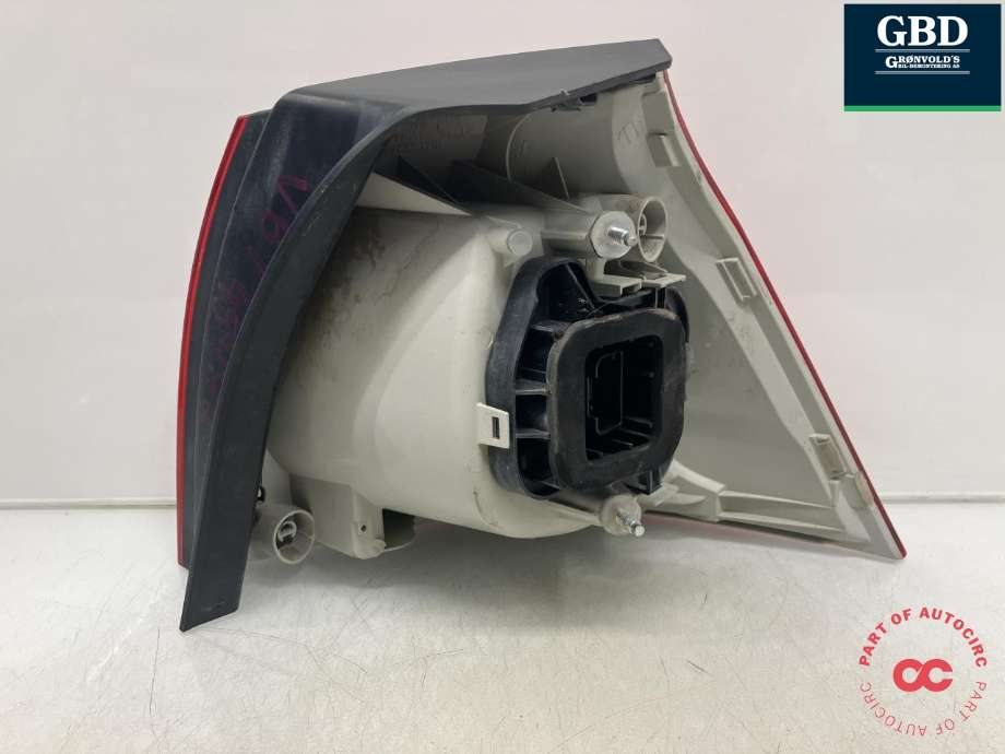 Baklykt venstre ytre til VW Golf V, Combi 2003-2008  (1K6 945 095 AA|28490102|)