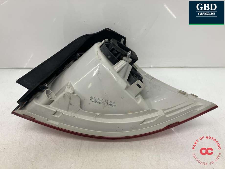 Baklykt venstre ytre til VW Golf V, Combi 2003-2008  (1K6 945 095 AA|28490102|)