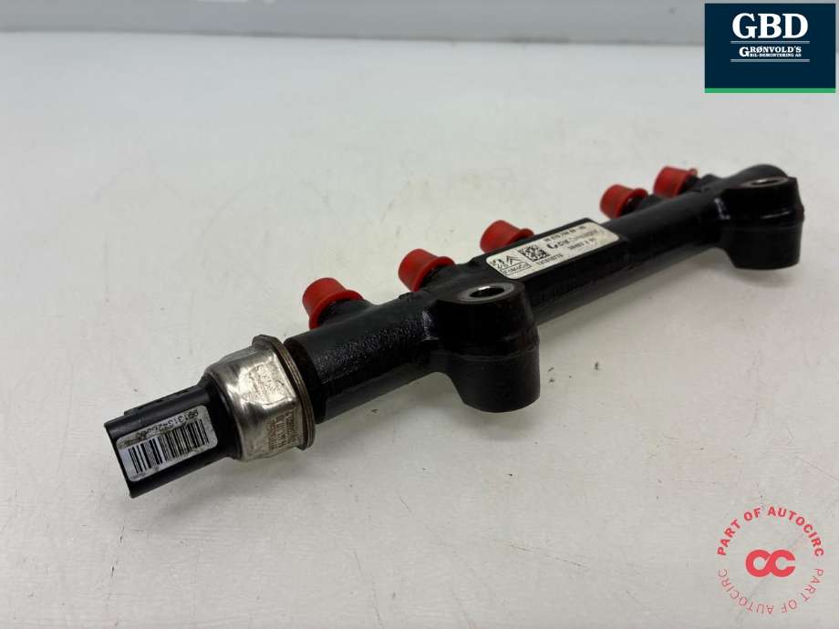 Dyseskinne (fuelrail) til Citroën C4, Aircross 2012-2017  (1570 Q4|1570 P7|98 070 708 80-00)