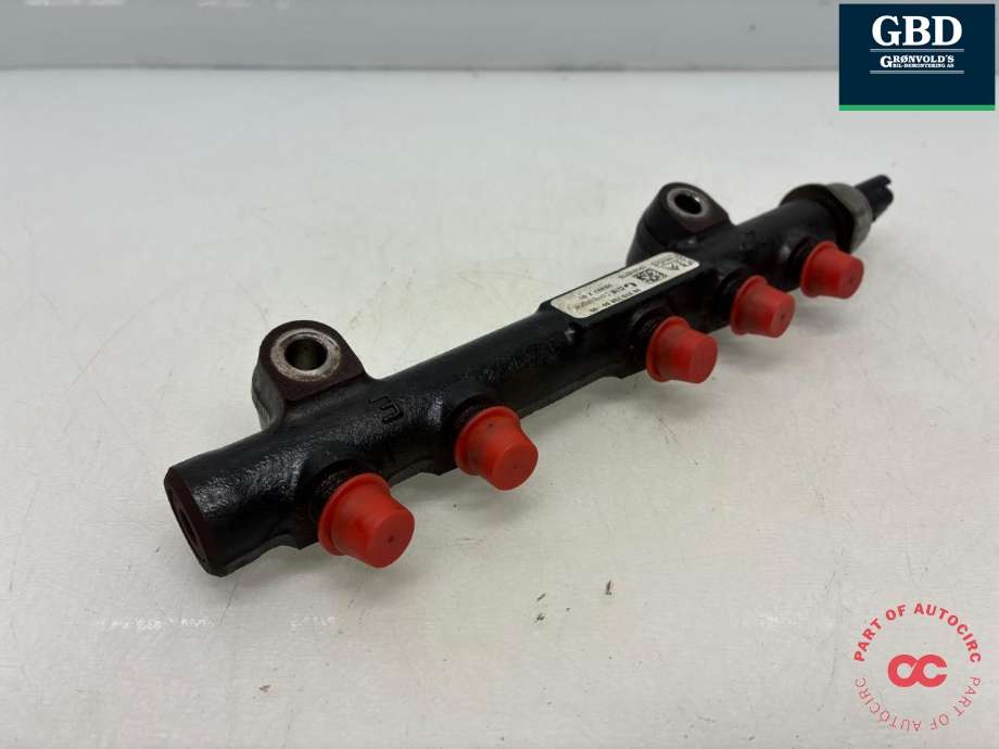 Dyseskinne (fuelrail) til Citroën C4, Aircross 2012-2017  (1570 Q4|1570 P7|98 070 708 80-00)