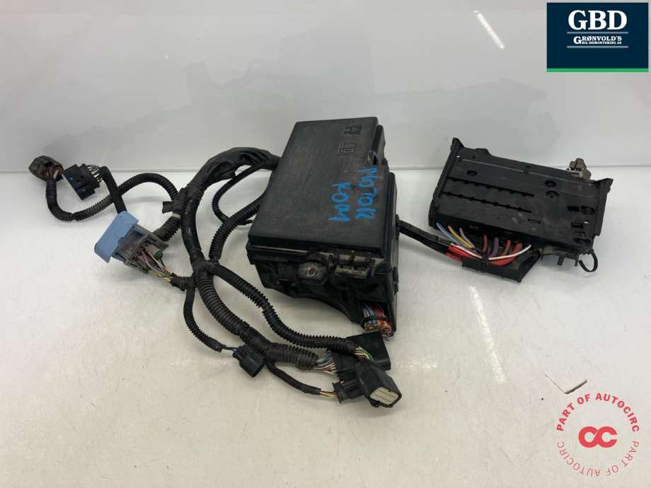 Sikringsboks motorrom til Ford Focus 2014-2018 (Type III, Fase 2) (1842390|AV6T-14A067-AD|F1ET-14K733-ANG| AV6T-14A067-BC)
