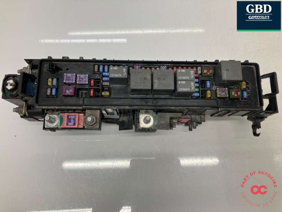 Sikringsboks motorrom til Tesla Model X, 2016-->>  (1119059-02-A)