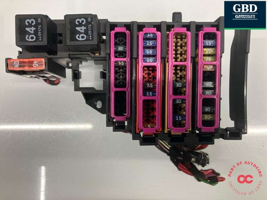 Sikringsboks bagasjerom til Audi A4 2007-2014 (Type IV) (B8) (B8) (8K0 971 845 A|)