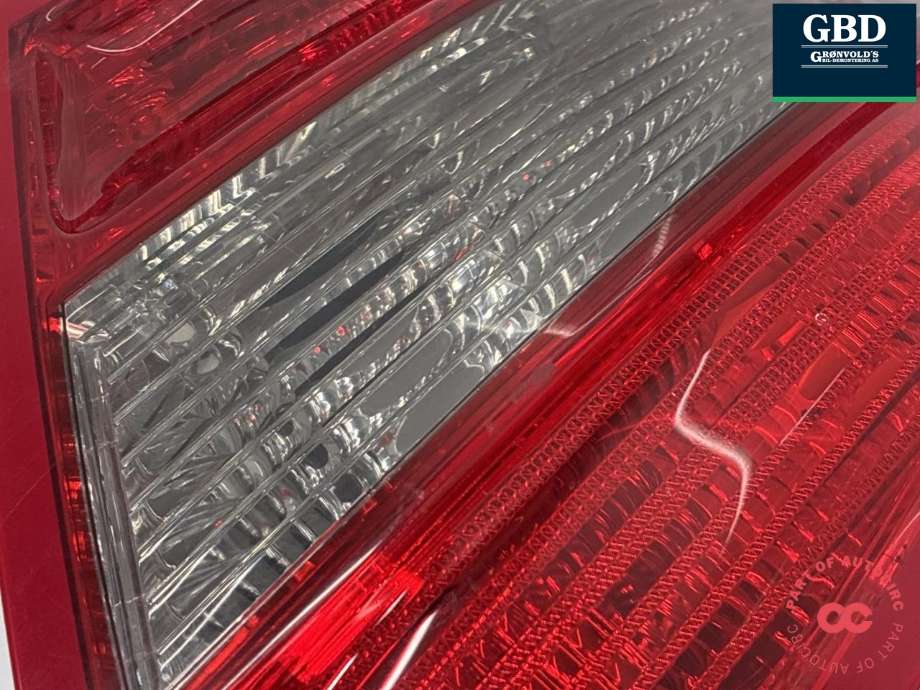 Baklykt høyre til Mercedes C-Klasse 2011-2014 (Fase 2) (W204) (W204) (A 204 906 86 02|A 204 820 30 64|)