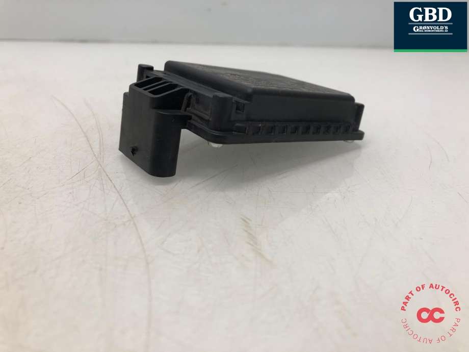 Sensor radar til Tesla Model Y 2021-2024 (Type I)  (1108647-00-D|1108647-00-H|)