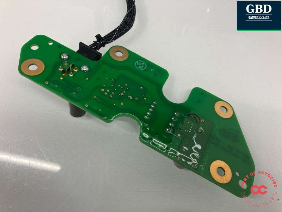 Styreenhet batteri elbil (BMS - Battery Management System) til Tesla Model X 2016-->>  (1042703-01-G|)