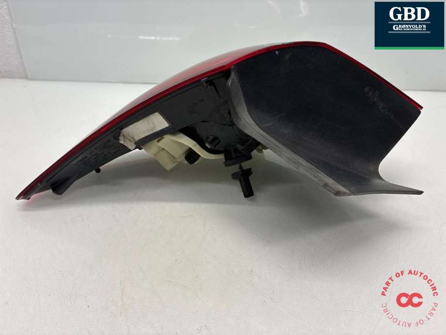 Baklykt høyre ytre til Opel Astra J 2010-2015 (13319948|)