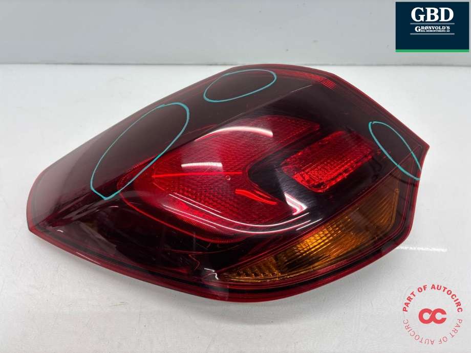 Baklykt venstre ytre til Opel Astra J 2010-2015 (13319949|)