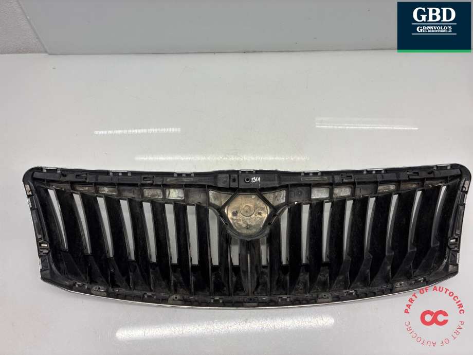 Grill til Škoda Octavia 2013-2016 (Type III, Fase 1) (1Z0 853 668 A|1Z0 853 651 C|)