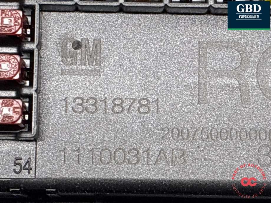Sikringsboks motorrom til Opel Astra J 2010-2015  (13318781|)