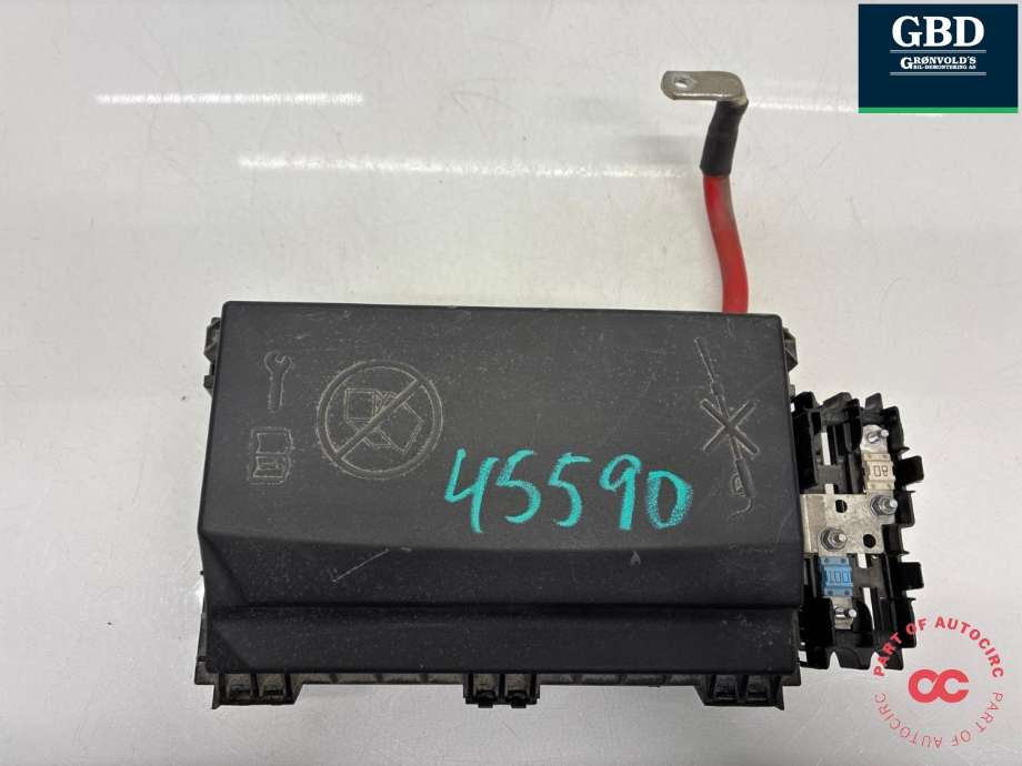 Sikringsboks motorrom til Opel Astra J 2010-2015  (13318781|)
