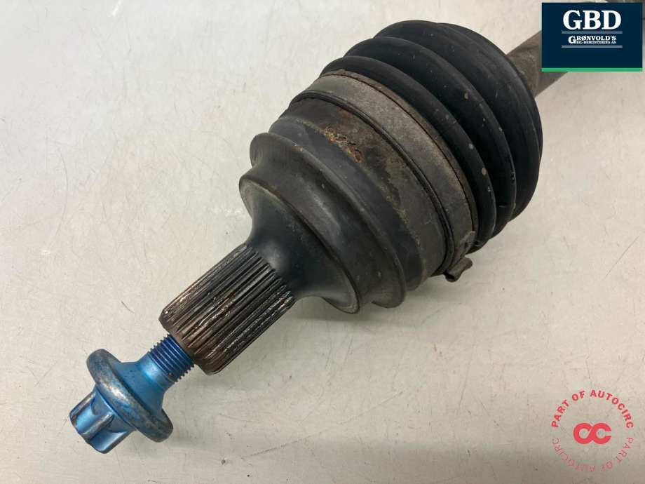 Drivaksel høyre foran, diesel/automat til Mercedes GLK 2008-2015 (X204) (X204) (A 204 330 16 00|A 204 330 27 01 |A 204 330 23 01|A 204 330 16 01)