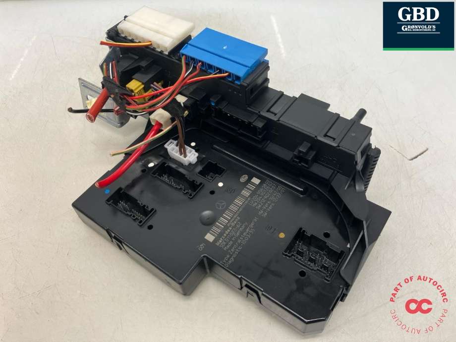 Sikringsboks bagasjerom til Mercedes GLK 2008-2015 (X204) (X204) (A 204 906 58 02|A 204 901 26 02|A 212 902 02 07)