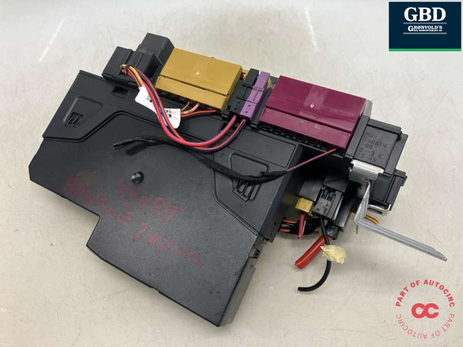 Sikringsboks bagasjerom til Mercedes GLK 2008-2015 (X204) (X204) (A 204 906 58 02|A 204 901 26 02|A 212 902 02 07)