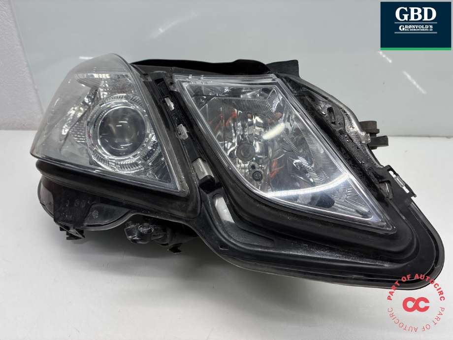 Frontlykt høyre halogen til Mercedes E-Klasse 2009-2013 (Fase 1) (W212) (W212) (A 212 820 82 61|A 212 820 02 61|)