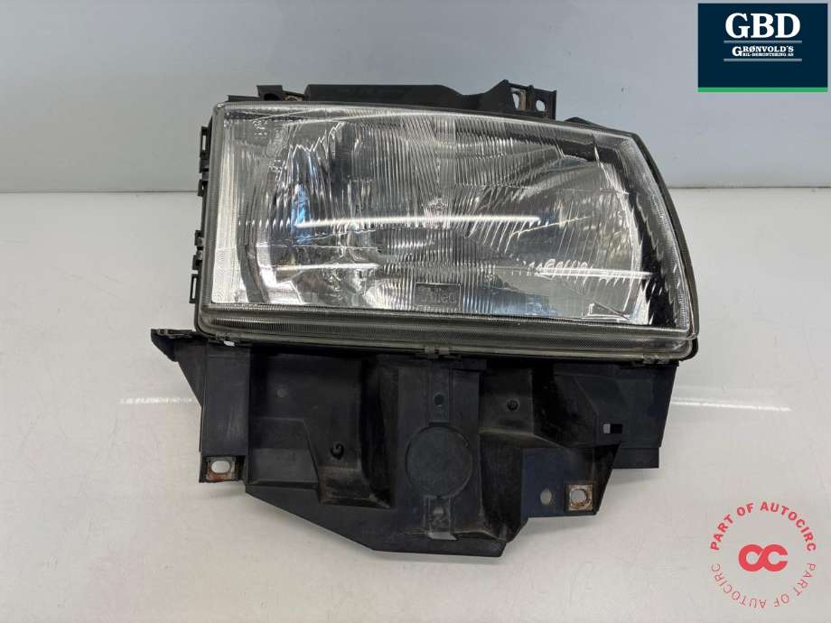Frontlykt høyre halogen til VW Transporter / Caravelle, 1990-2003 (T4) (T4) (VALEO|7D2 941 010 K)