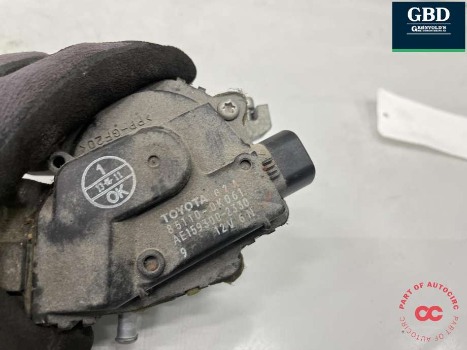 Viskermotor frontrute til Toyota Hilux 2006-2011  (851100K061|)
