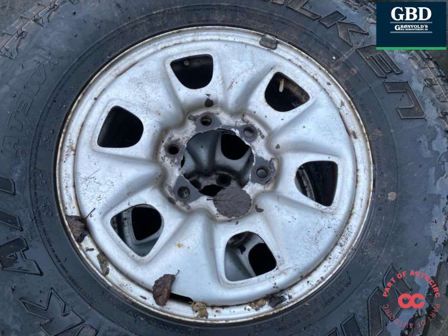 Hjulsett stål sommer til Toyota Hilux 2006-2011 (FALKEN|WILDPEAK HELÅRSDEKK | 265-70-16|6|7 MM PROD 2222|)