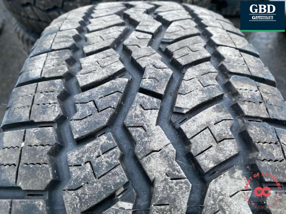 Hjulsett stål sommer til Toyota Hilux 2006-2011 (FALKEN|WILDPEAK HELÅRSDEKK | 265-70-16|6|7 MM PROD 2222|)