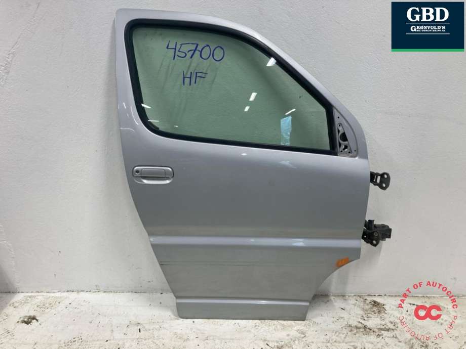 Dør høyre foran til Toyota Hiace, 2007-2012 (Fase 3)  (6700126180)