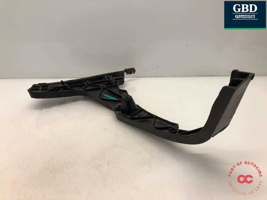 Støtfanger bak feste til Audi Q5 2008-2012 (Type I, Fase 1)  (8R0 807 453 C|)