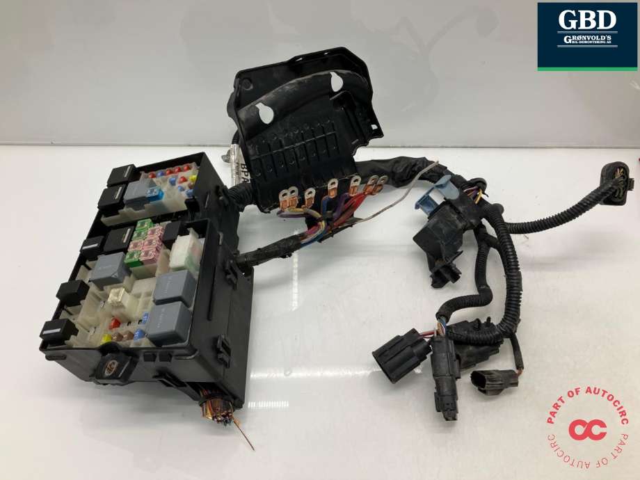 Sikringsboks motorrom til Ford Focus 2011-2014 (Type III, Fase 1) (1793284|AV6T-14A067-BC|)