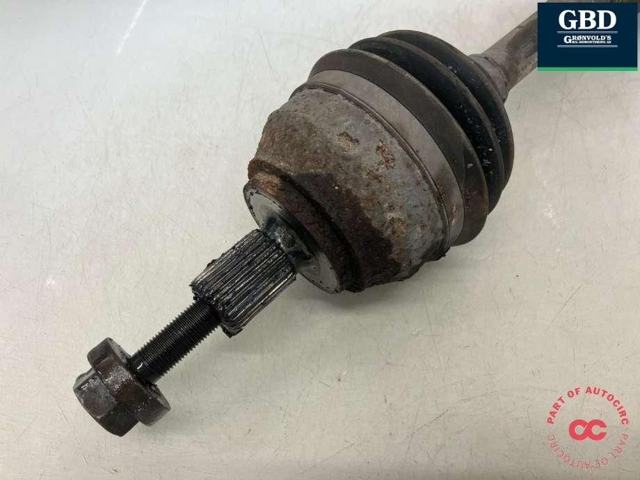 Drivaksel venstre foran, diesel/automat til VW Amarok 2010-2016 (Type I, Fase 1)  (2H0 407 271 D|2H0 407 271 DX|102 64 452)