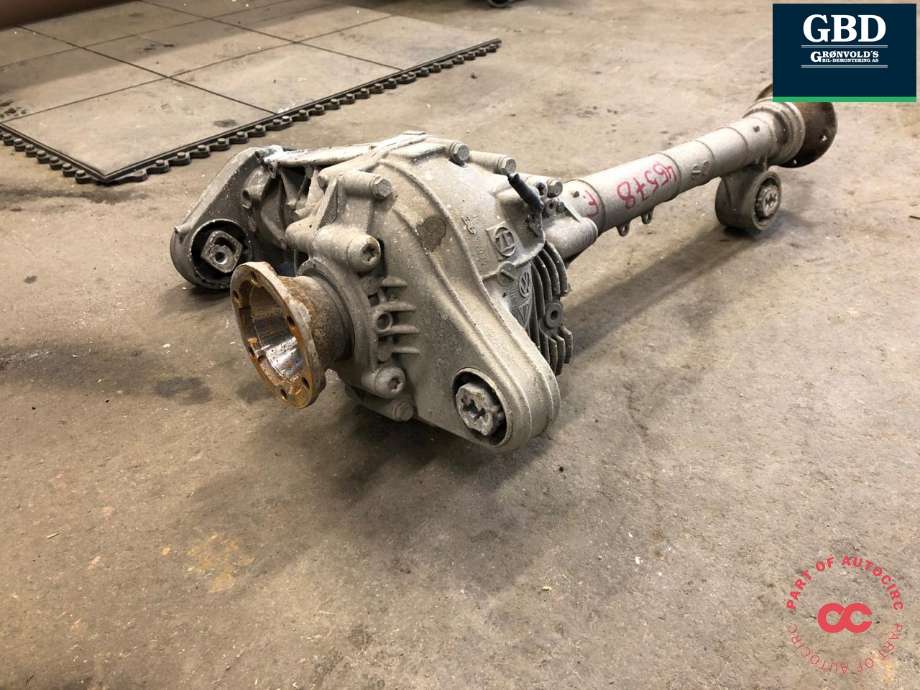 Kardang klokke foran til VW Amarok 2010-2016 (Type I, Fase 1) (0C1 409 506 B|20425 802 470|)