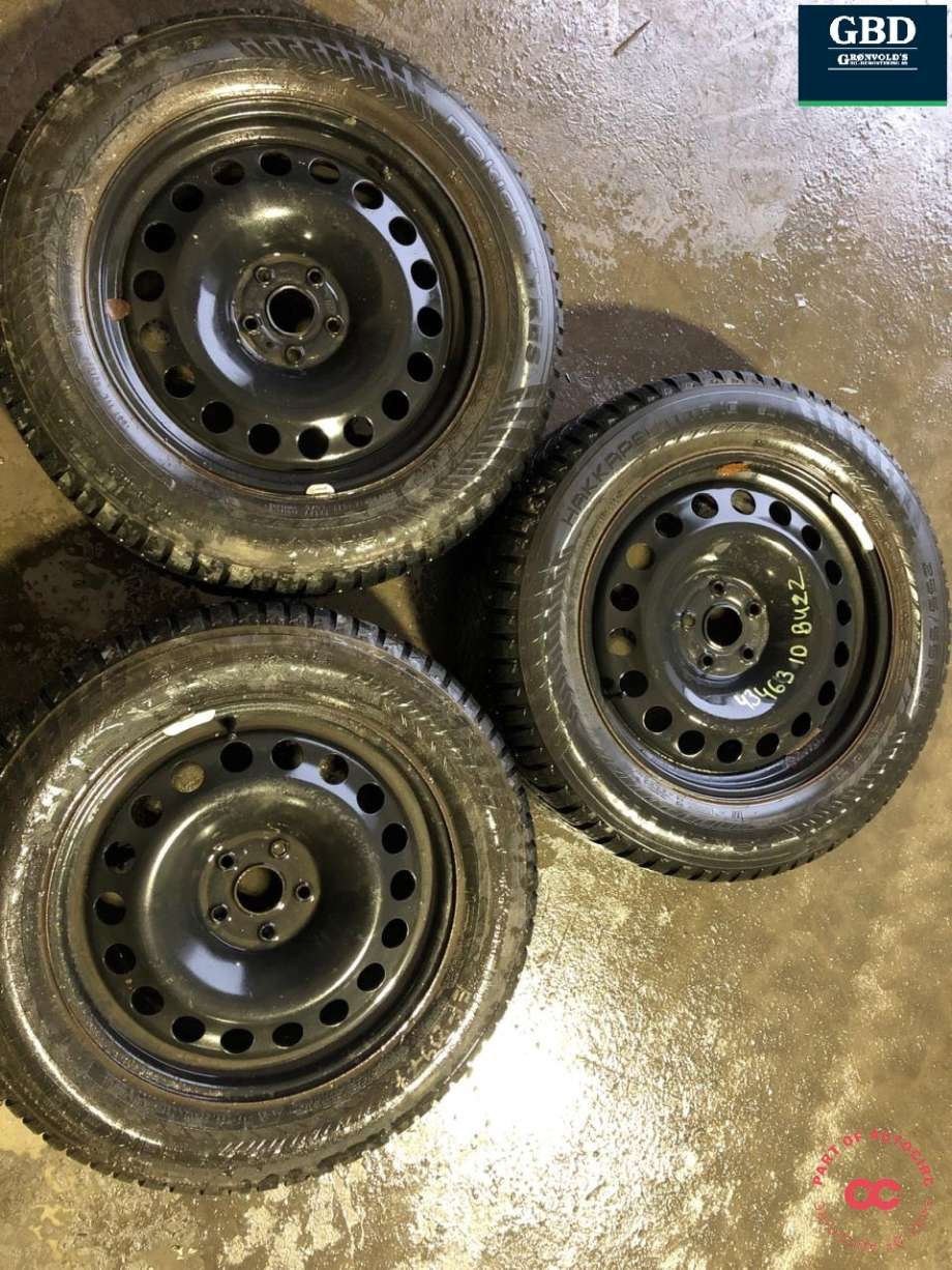 Hjulsett stål vinter til VW ID.BUZZ 2022-->> (NOKIAN|MED PIGG |HAKKA 10 SUV | 255-55-18 | 109 T | PROD 4922|8 J X 18 | ET 45|7.1 MM)