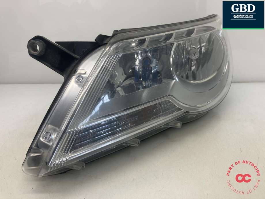Frontlykt venstre halogen til VW Tiguan 2007-2011 (Type I, Fase 1)  (HELLA||5N1 941 031 R|1ED 247 038 - 01)