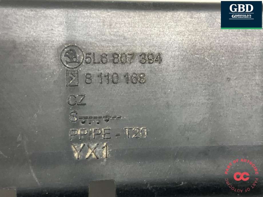 Støtfanger bak feste til Škoda Yeti 2009-2013 (Fase 1) (5L6 807 394|)