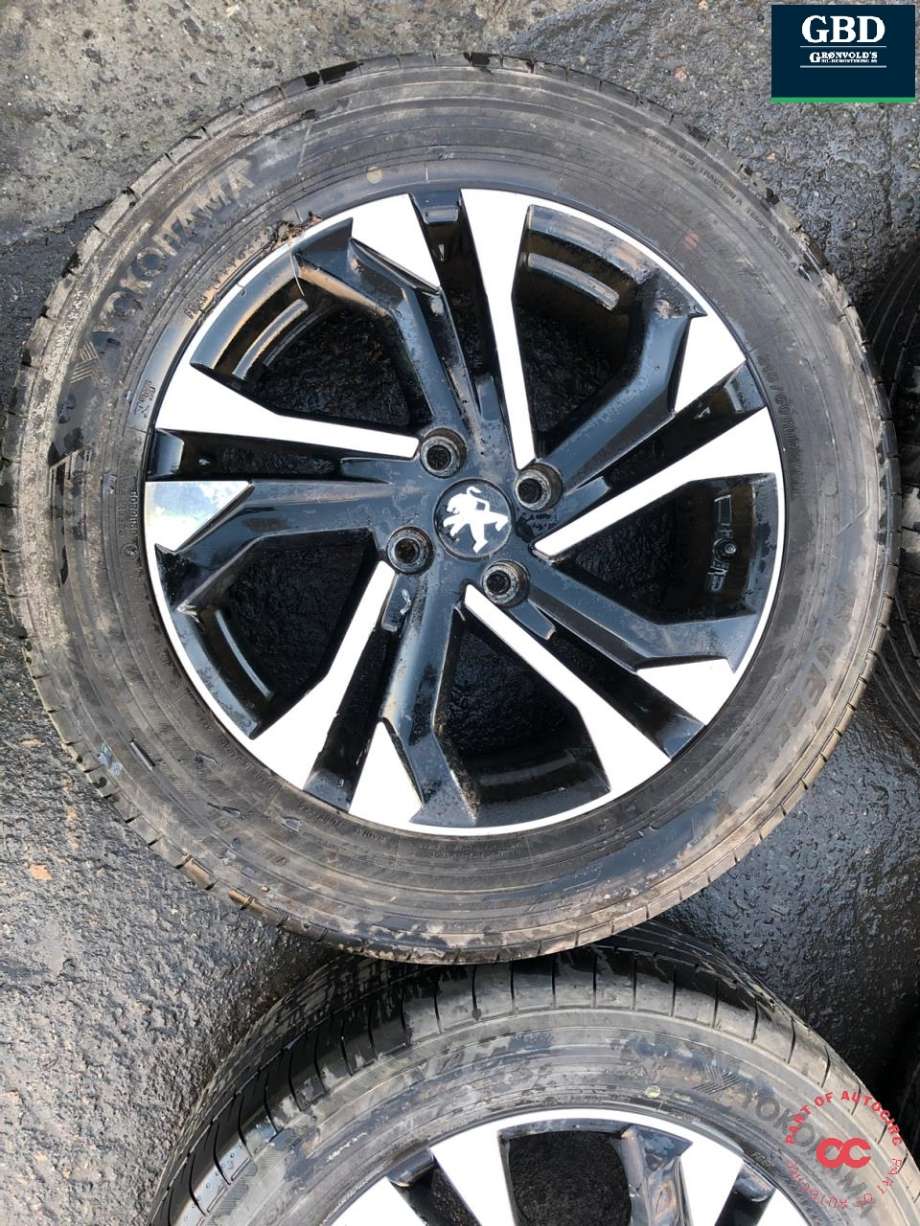 Hjulsett aluminium sommer til Peugeot e-2008 2019-->>  (YOKOHAMA|BLUE EART-XT | 215-60-17 | 96 H | PROD 4622|6|5 J X 17 | ET 32|5.2 MM)