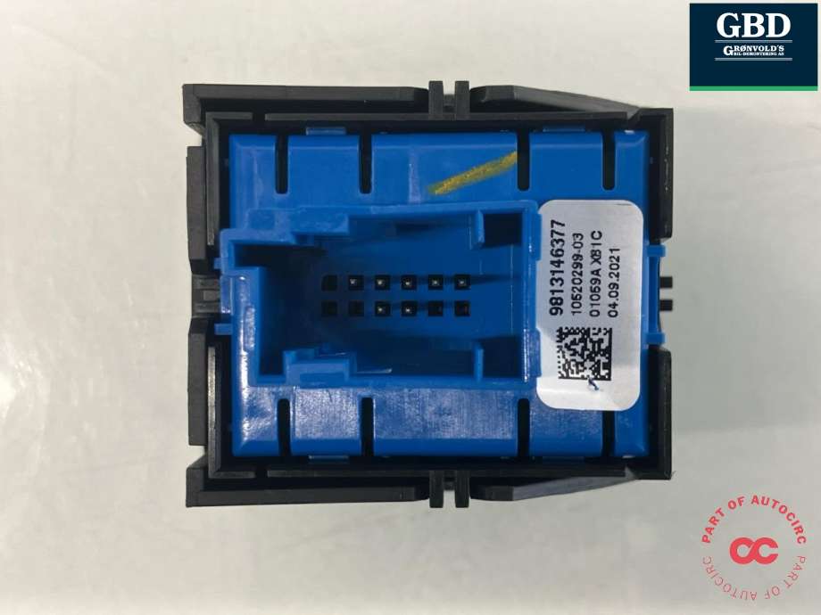 Bryter elektrisk håndbrekk/parkbrems til Opel Combo E 2019-->>  (98 131 463 77|10520299-03|)