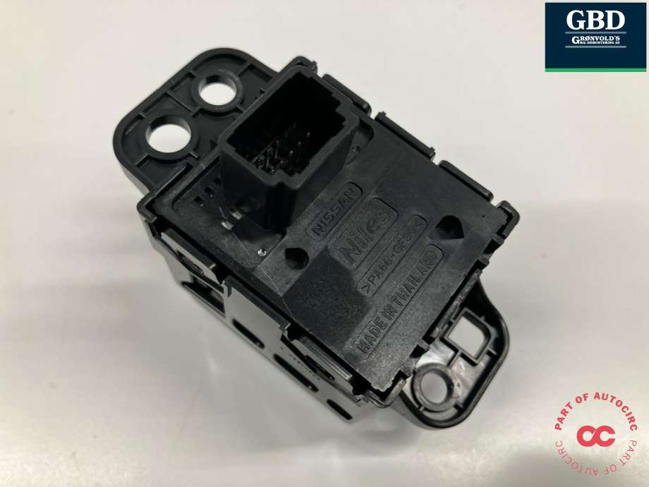 Bryter elektrisk håndbrekk/parkbrems til Nissan X-Trail 2014-2022 (T32) (T32) (251754BA0B|251754BA0A|)