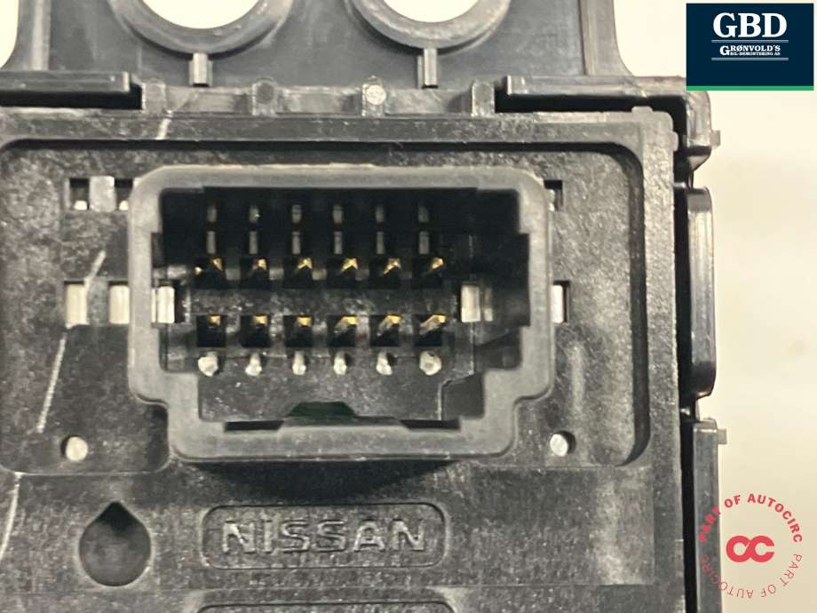 Bryter elektrisk håndbrekk/parkbrems til Nissan X-Trail 2014-2022 (T32) (T32) (251754BA0B|251754BA0A|)