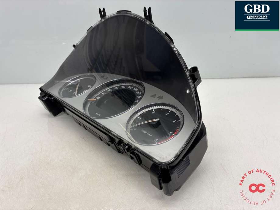 Instrumentpanel til Mercedes C-Klasse 2007-2011 (Fase 1) (W204) (W204) (A 204 900 57 07|A 204 900 45 00 | A 204 440 03 11 | A 204 540 61 48|A 204 540 45 48 | A 204 540 31 48)