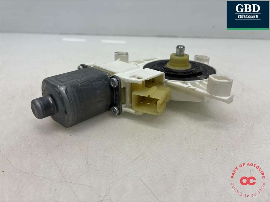 Ruteheis, kun motor, høyre foran til Mercedes C-Klasse 2007-2011 (Fase 1) (W204) (W204) (A 212 906 67 02|A 204 820 02 42|0 130 822 440)