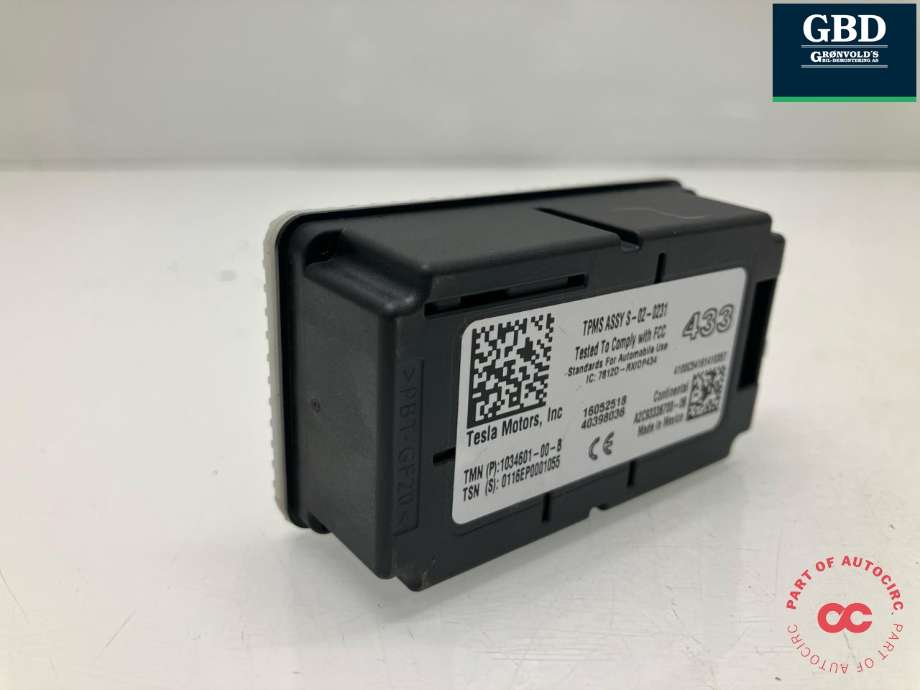 Styreenhet diverse til Tesla Model X 2016-->> (1034601-00-D|1034601-00-B|)
