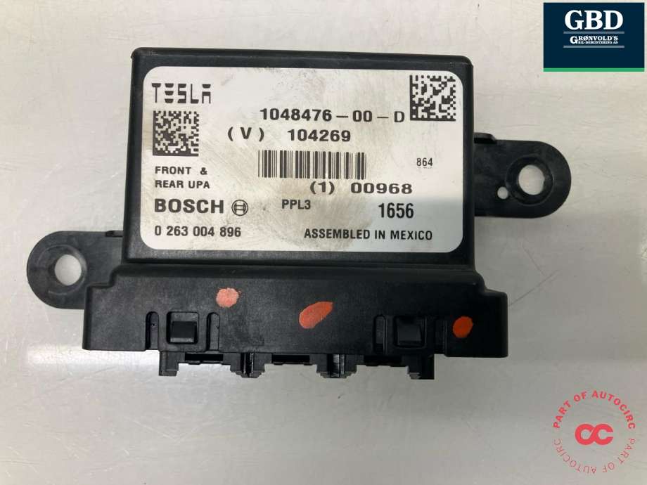 Styreenhet parkering til Tesla Model X, 2016-->>  (1048476-00-D)