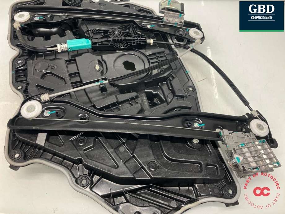 Ruteheis venstre foran til Tesla Model Y 2021-2024 (Type I) (1526800-00-C|1526800-00-B | 1526800-00-D |1526800-00-E|1526800-00-F |1526800-00-G |2005484-00-A | 2005484-02-A | 1495510-00-E)