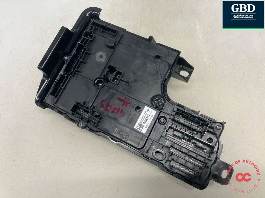 Styreenhet comfort (BCM) til Tesla Model Y, 2021-2024 (Type I)  (1497846-01-F)
